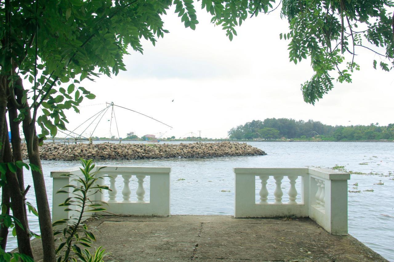 Muziris Harbour View Kochi Exterior photo